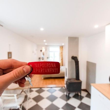 Napoleona Apartamenti Lägenhet Kuldīga Exteriör bild