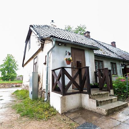 Napoleona Apartamenti Lägenhet Kuldīga Exteriör bild