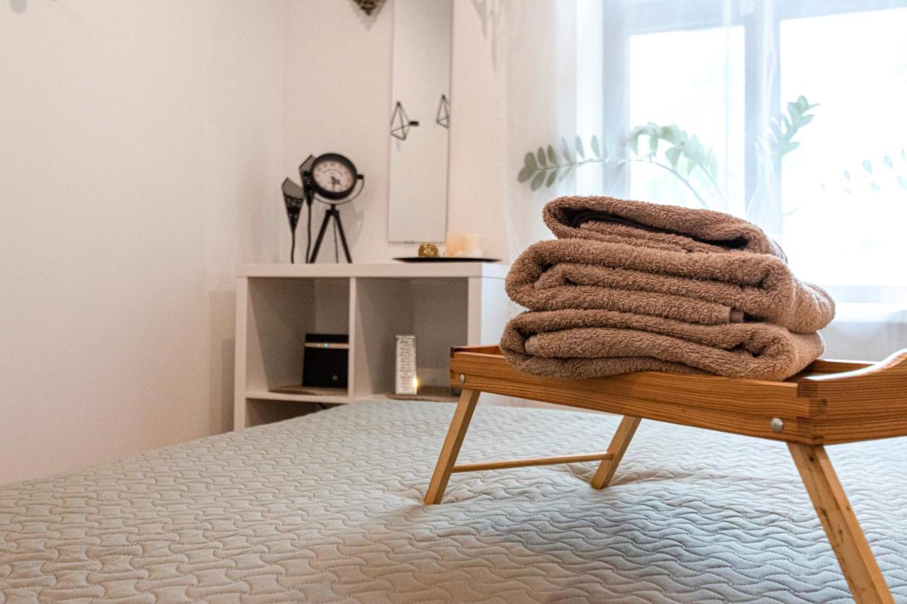 Napoleona Apartamenti Lägenhet Kuldīga Exteriör bild