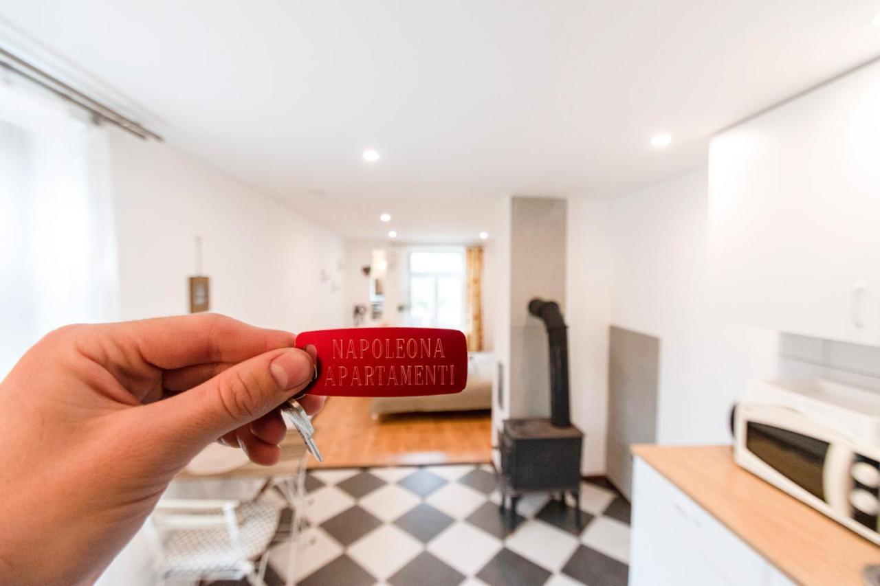 Napoleona Apartamenti Lägenhet Kuldīga Exteriör bild