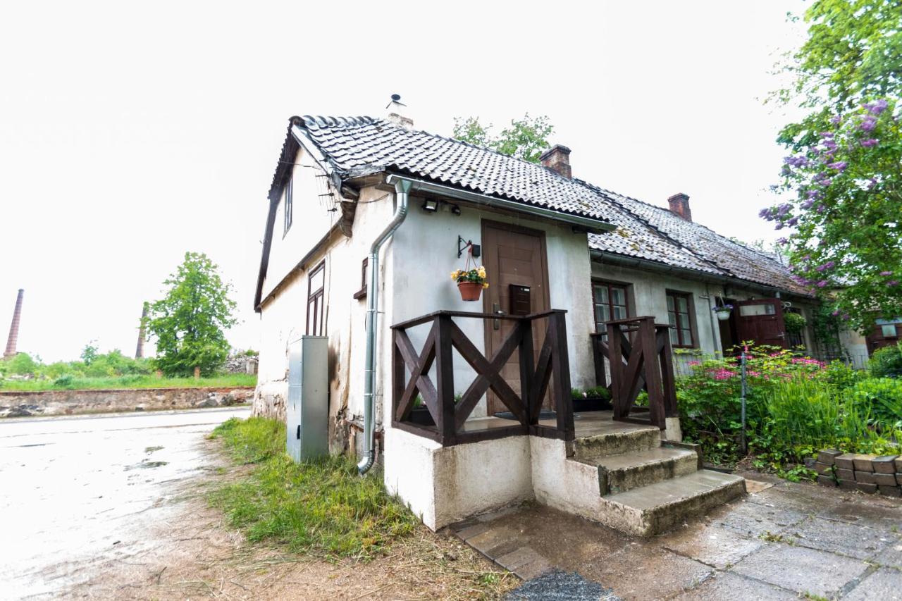 Napoleona Apartamenti Lägenhet Kuldīga Exteriör bild