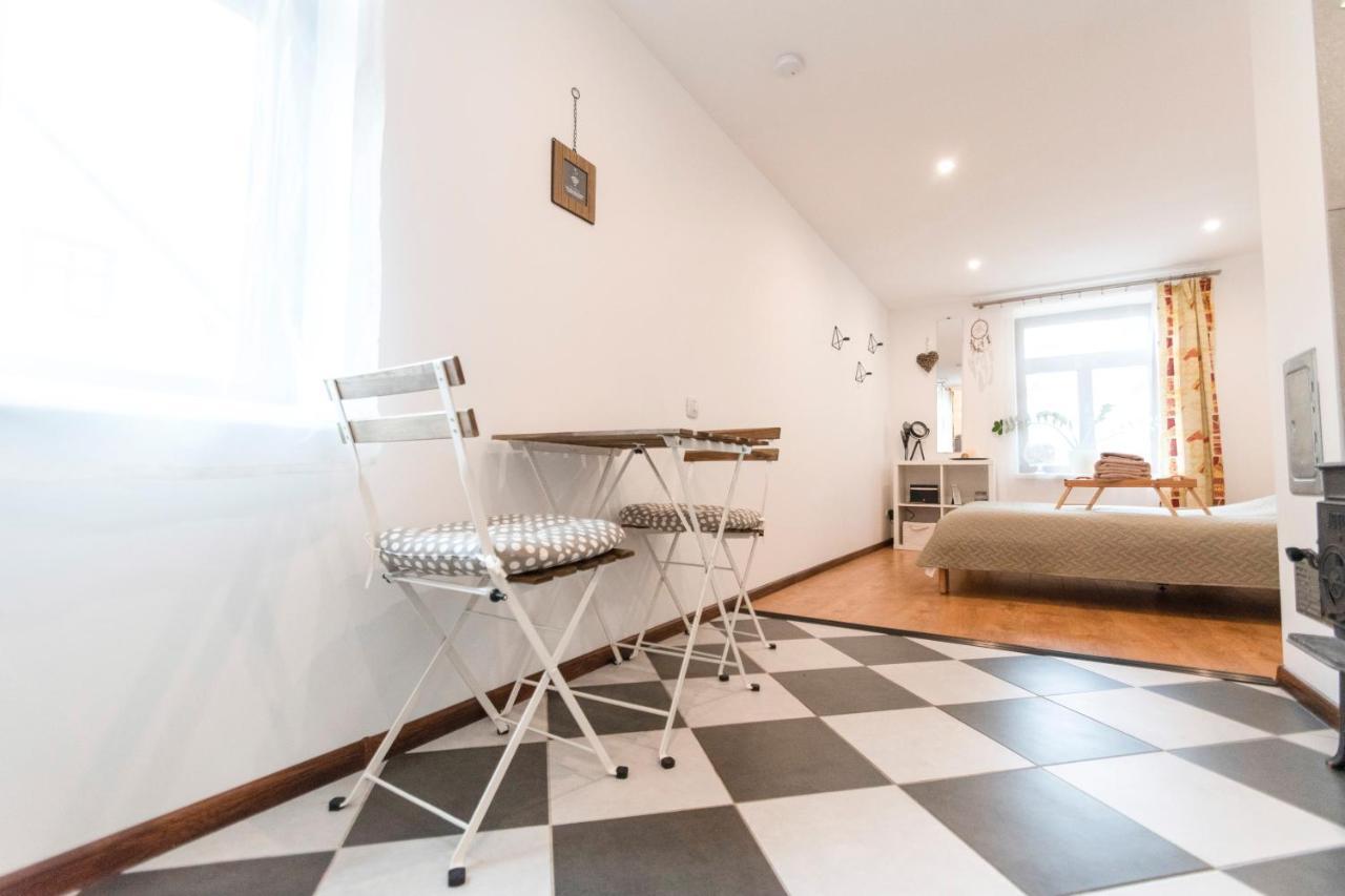 Napoleona Apartamenti Lägenhet Kuldīga Exteriör bild